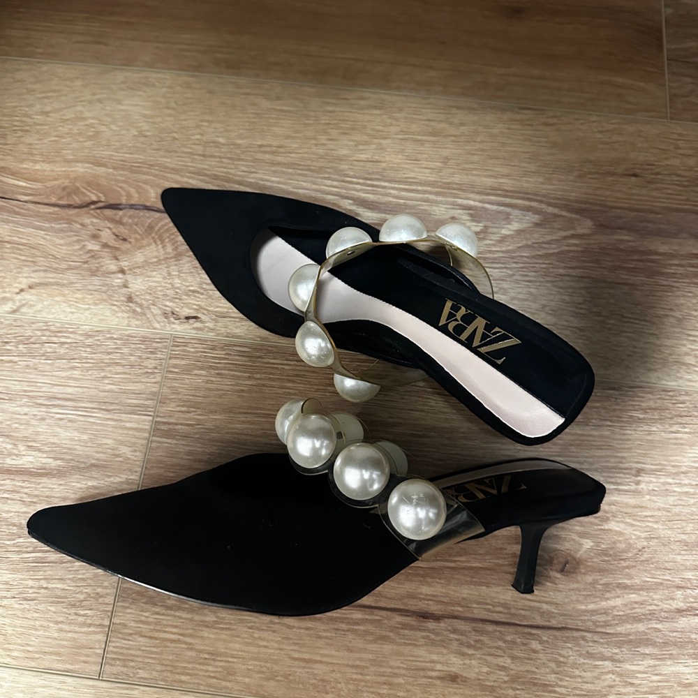 Zara shoes with pearls